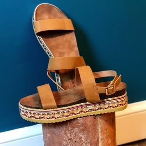 *SOLD* Bamboo brand sling back platform sandals
